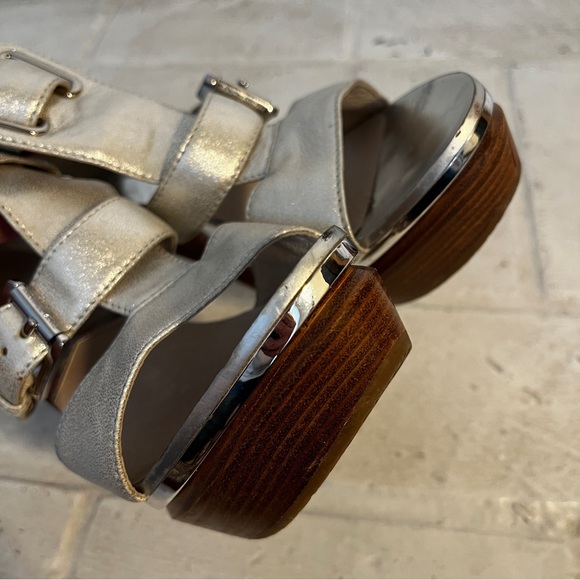 Women’s Michael Kors Metallic Silver Gansevoort Platform High Heels, size 8.5 - Picture 10 of 10